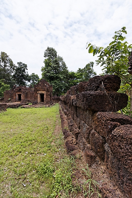 26-Prasat Ta Muen Toch-035